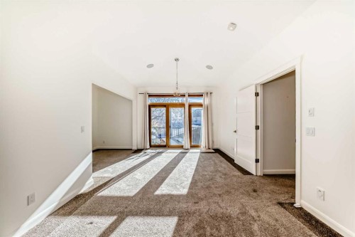 2323 3 Avenue Nw, Calgary, AB - Indoor Photo Showing Other Room