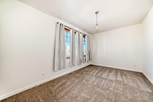 2323 3 Avenue Nw, Calgary, AB - Indoor Photo Showing Other Room