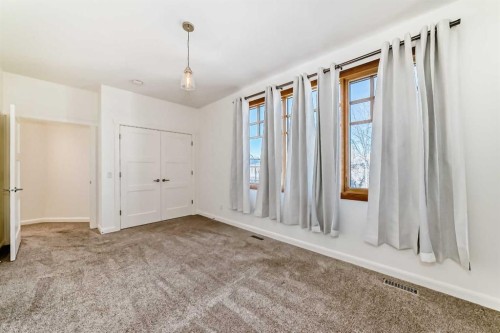 2323 3 Avenue Nw, Calgary, AB - Indoor Photo Showing Other Room