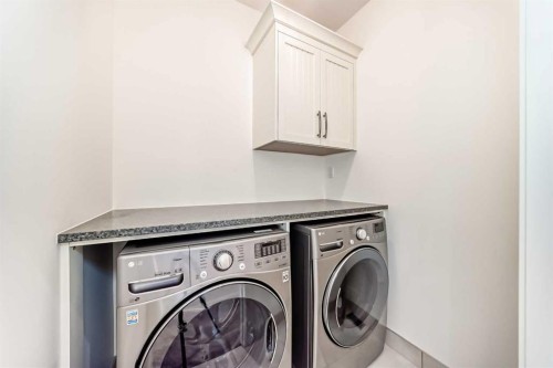 2323 3 Avenue Nw, Calgary, AB - Indoor Photo Showing Laundry Room
