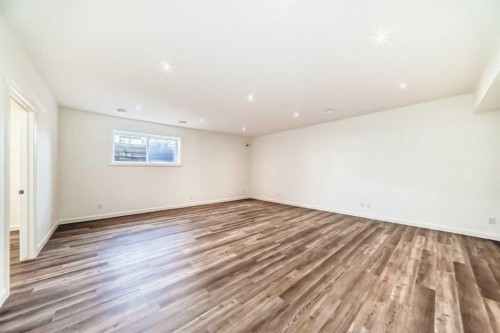 2323 3 Avenue Nw, Calgary, AB - Indoor Photo Showing Other Room