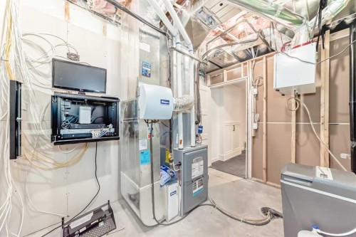 2323 3 Avenue Nw, Calgary, AB - Indoor Photo Showing Basement