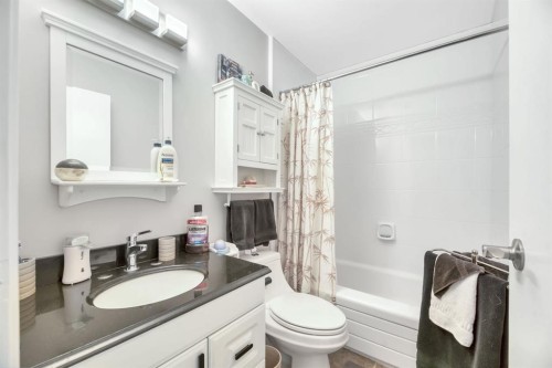 5 Falsby Place Ne, Calgary, AB - Indoor Photo Showing Bathroom