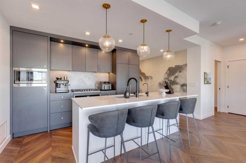 501-8505 Broadcast Avenue Sw, Calgary, AB - Indoor Photo Showing Kitchen With Upgraded Kitchen