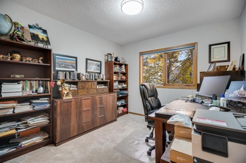 607 9 Street Se, High River, AB - Indoor Photo Showing Office