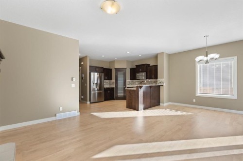 328 Silverado Plains Circle Sw, Calgary, AB - Indoor Photo Showing Kitchen