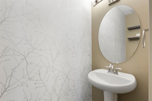 328 Silverado Plains Circle Sw, Calgary, AB - Indoor Photo Showing Bathroom