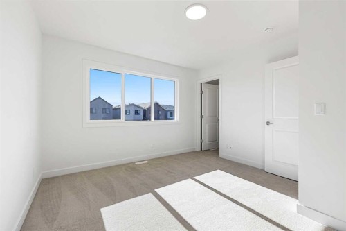 7039 Rangeview Avenue Se, Calgary, AB - Indoor Photo Showing Other Room