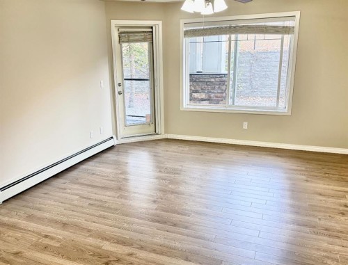 116-369 Rocky Vista Park Nw, Calgary, AB - Indoor Photo Showing Other Room