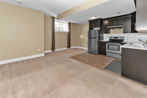 7432 Ogden Road Se, Calgary, AB - Indoor Photo Showing Kitchen