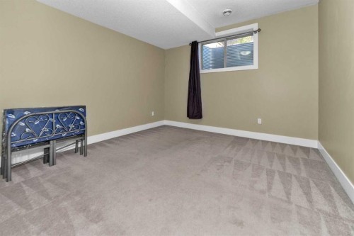7432 Ogden Road Se, Calgary, AB - Indoor Photo Showing Other Room