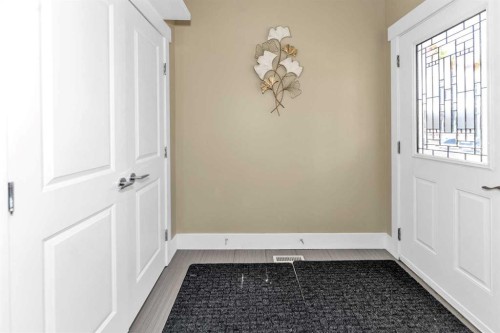 7432 Ogden Road Se, Calgary, AB - Indoor Photo Showing Other Room