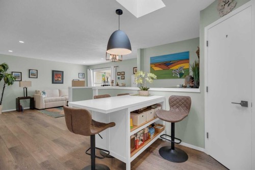 2-717 Centre Street, Vulcan, AB - Indoor