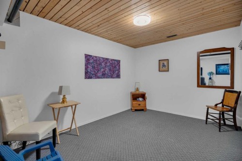 2-717 Centre Street, Vulcan, AB - Indoor