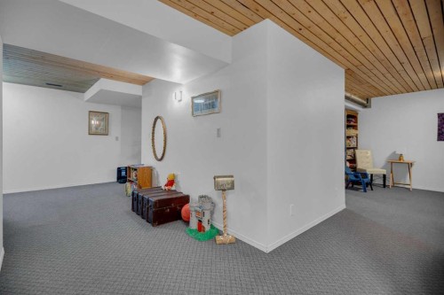 2-717 Centre Street, Vulcan, AB - Indoor