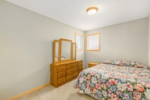 131 Panatella Close Nw, Calgary, AB - Indoor Photo Showing Bedroom