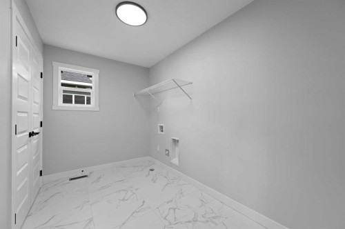 634 Bayview Lane Sw, Airdrie, AB - Indoor Photo Showing Other Room