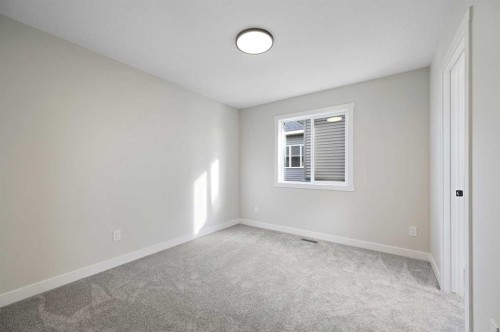634 Bayview Lane Sw, Airdrie, AB - Indoor Photo Showing Other Room