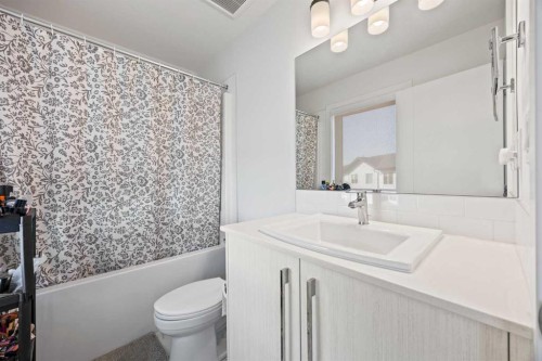 602-335 Creekside Boulevard Sw, Calgary, AB - Indoor Photo Showing Bathroom