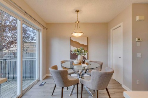 206 Elgin Place Se, Calgary, AB - Indoor Photo Showing Dining Room