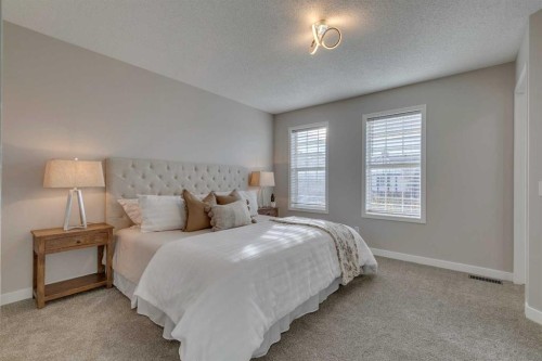 206 Elgin Place Se, Calgary, AB - Indoor Photo Showing Bedroom