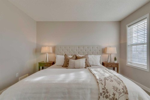 206 Elgin Place Se, Calgary, AB - Indoor Photo Showing Bedroom