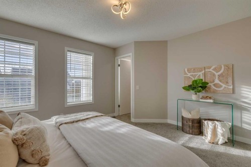 206 Elgin Place Se, Calgary, AB - Indoor Photo Showing Bedroom