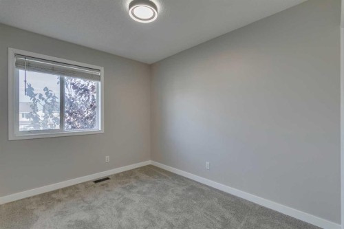 206 Elgin Place Se, Calgary, AB - Indoor Photo Showing Other Room