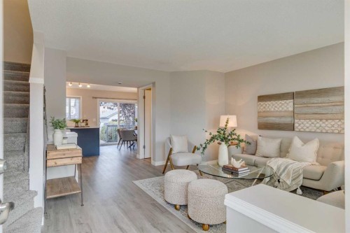 206 Elgin Place Se, Calgary, AB - Indoor Photo Showing Living Room