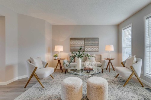 206 Elgin Place Se, Calgary, AB - Indoor Photo Showing Living Room
