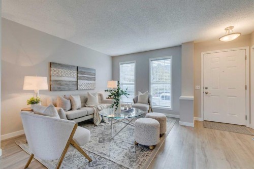 206 Elgin Place Se, Calgary, AB - Indoor Photo Showing Living Room