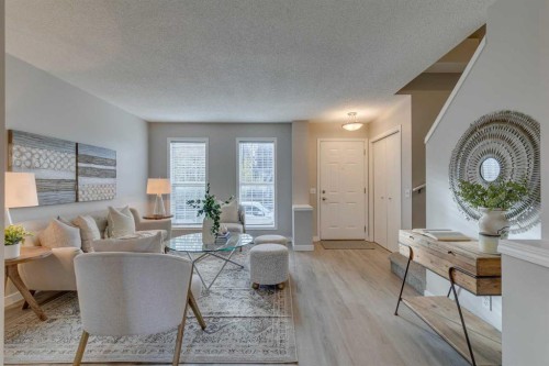 206 Elgin Place Se, Calgary, AB - Indoor Photo Showing Living Room