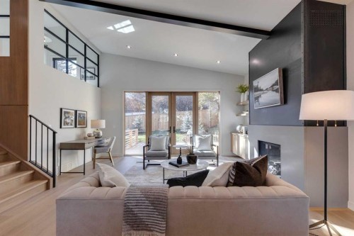 3423 23 Street Nw, Calgary, AB - Indoor Photo Showing Living Room