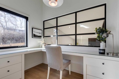 3423 23 Street Nw, Calgary, AB - Indoor Photo Showing Other Room