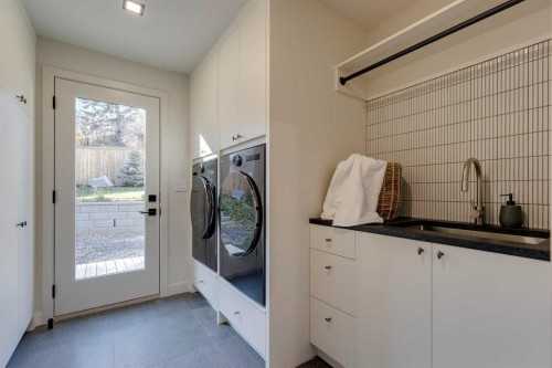 3423 23 Street Nw, Calgary, AB - Indoor Photo Showing Laundry Room