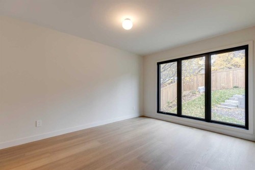 3423 23 Street Nw, Calgary, AB - Indoor Photo Showing Other Room