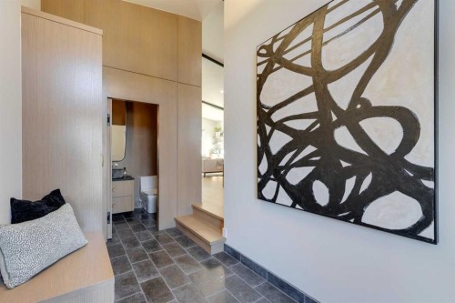 3423 23 Street Nw, Calgary, AB - Indoor Photo Showing Other Room