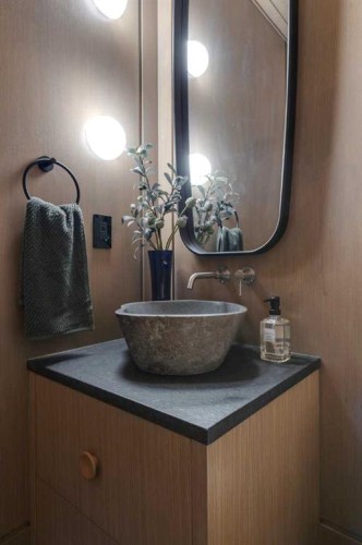 3423 23 Street Nw, Calgary, AB - Indoor Photo Showing Bathroom