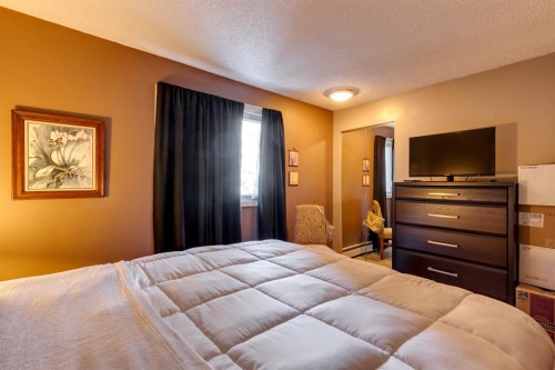 203-234 5 Avenue Ne, Calgary, AB - Indoor Photo Showing Bedroom