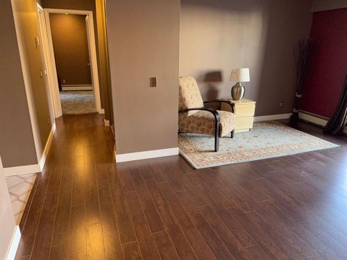 203-234 5 Avenue Ne, Calgary, AB - Indoor Photo Showing Other Room