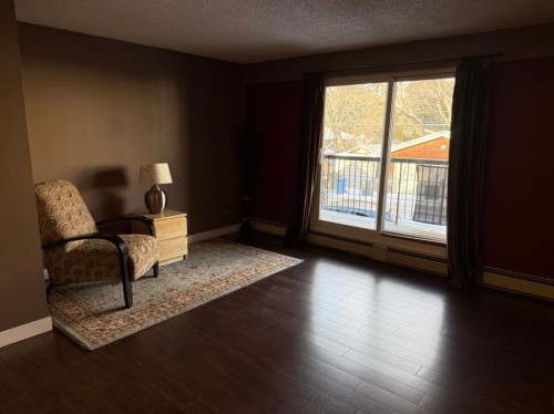 203-234 5 Avenue Ne, Calgary, AB - Indoor Photo Showing Other Room
