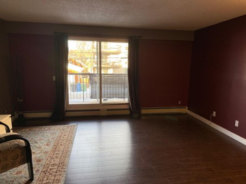 203-234 5 Avenue Ne, Calgary, AB - Indoor Photo Showing Other Room