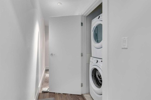 421-510 Edmonton Trail Ne, Calgary, AB - Indoor Photo Showing Laundry Room