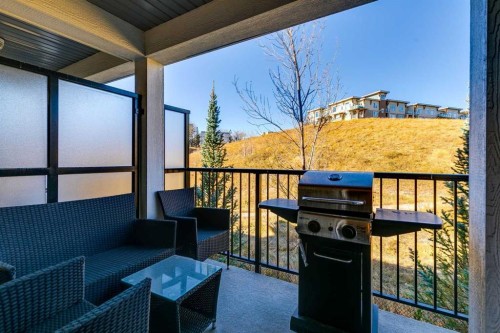 421-510 Edmonton Trail Ne, Calgary, AB - Outdoor With Balcony With Exterior