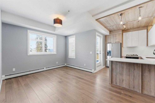 209-2702 17 Avenue Sw, Calgary, AB - Indoor Photo Showing Kitchen
