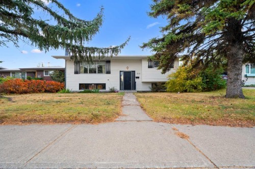 515 Murray Place Ne, Calgary, AB - Outdoor