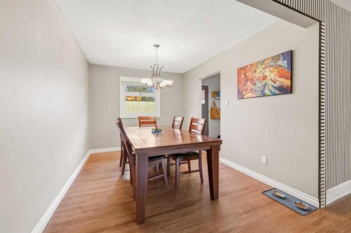 515 Murray Place Ne, Calgary, AB - Indoor Photo Showing Dining Room