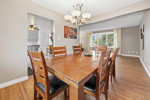 515 Murray Place Ne, Calgary, AB - Indoor Photo Showing Dining Room