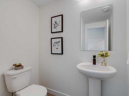 1306-200 Southridge Drive, Okotoks, AB - Indoor Photo Showing Bathroom