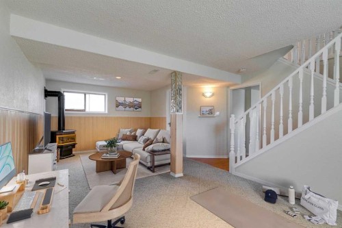 12 Doverthorn Place Se, Calgary, AB - Indoor